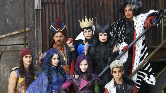 فيلم Descendants 2015 مترجم